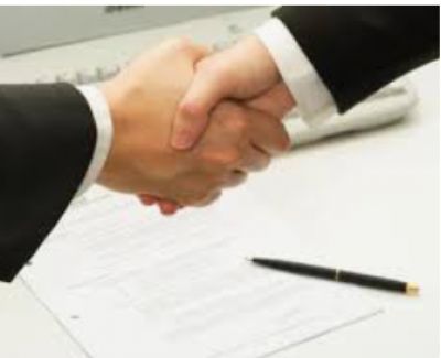 Cộng t&aacute;c vi&ecirc;n dịch vụ